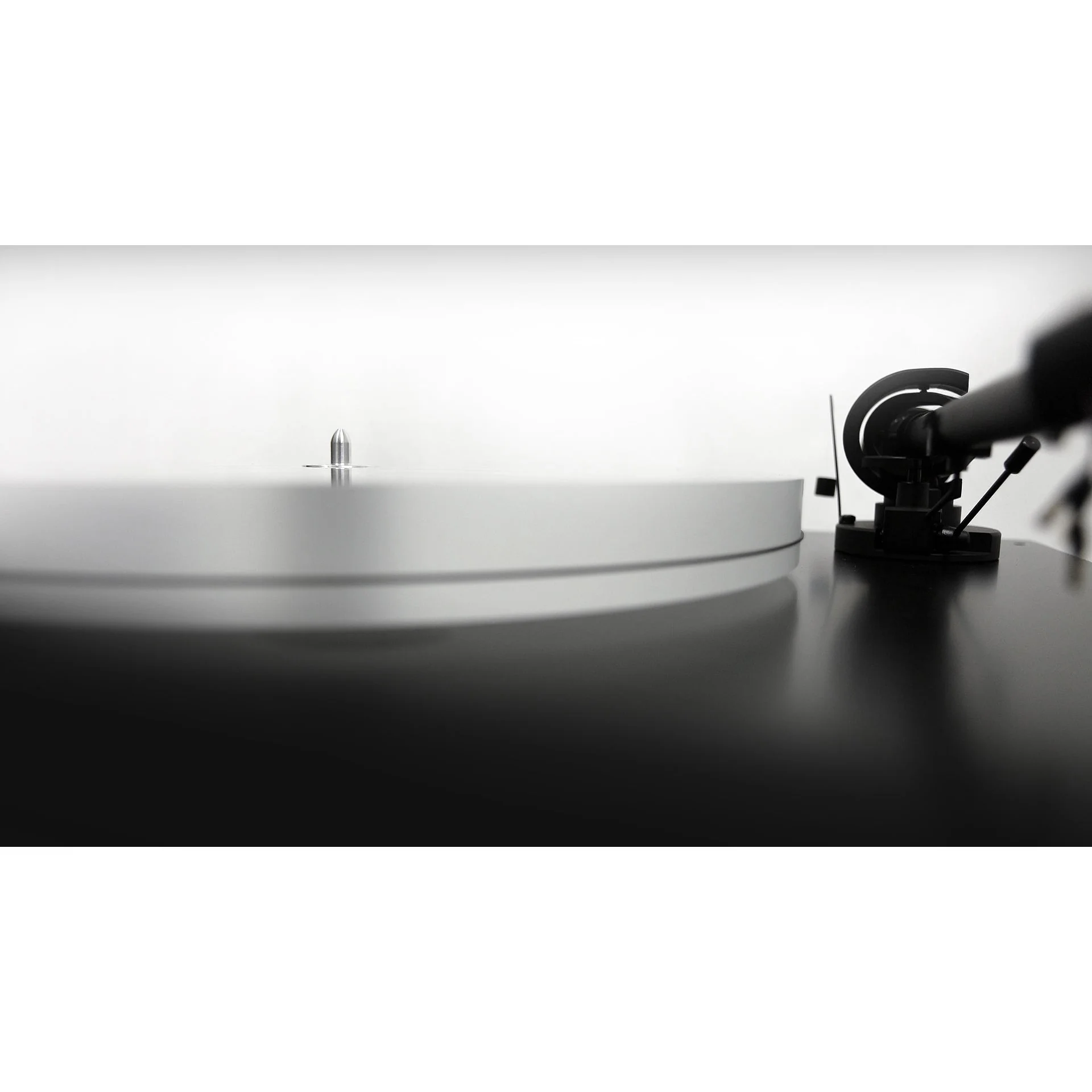 New Horizon GD3 Turntable - Image 5