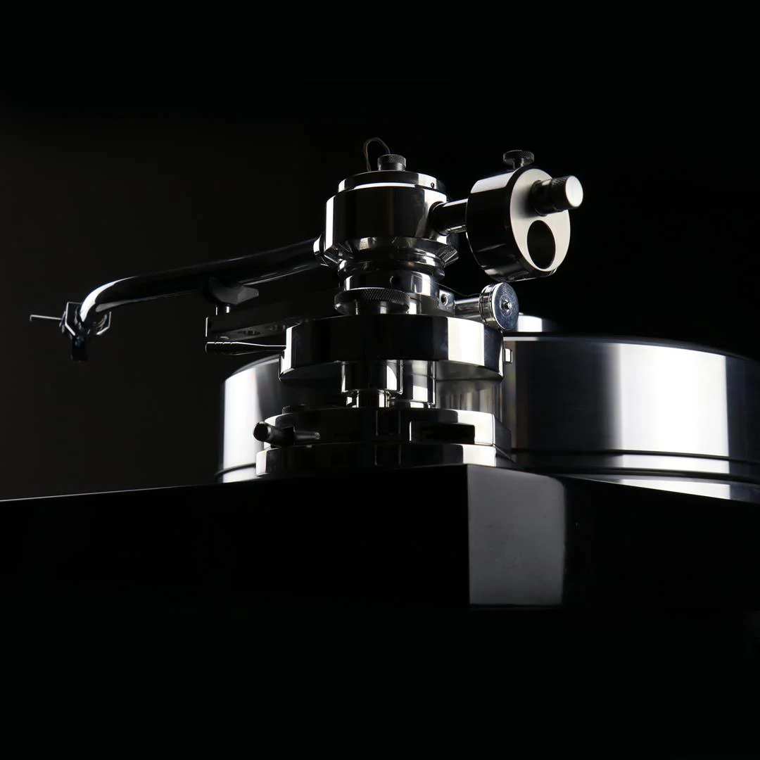 Pro-Ject Signature 10 Turntable - Image 8